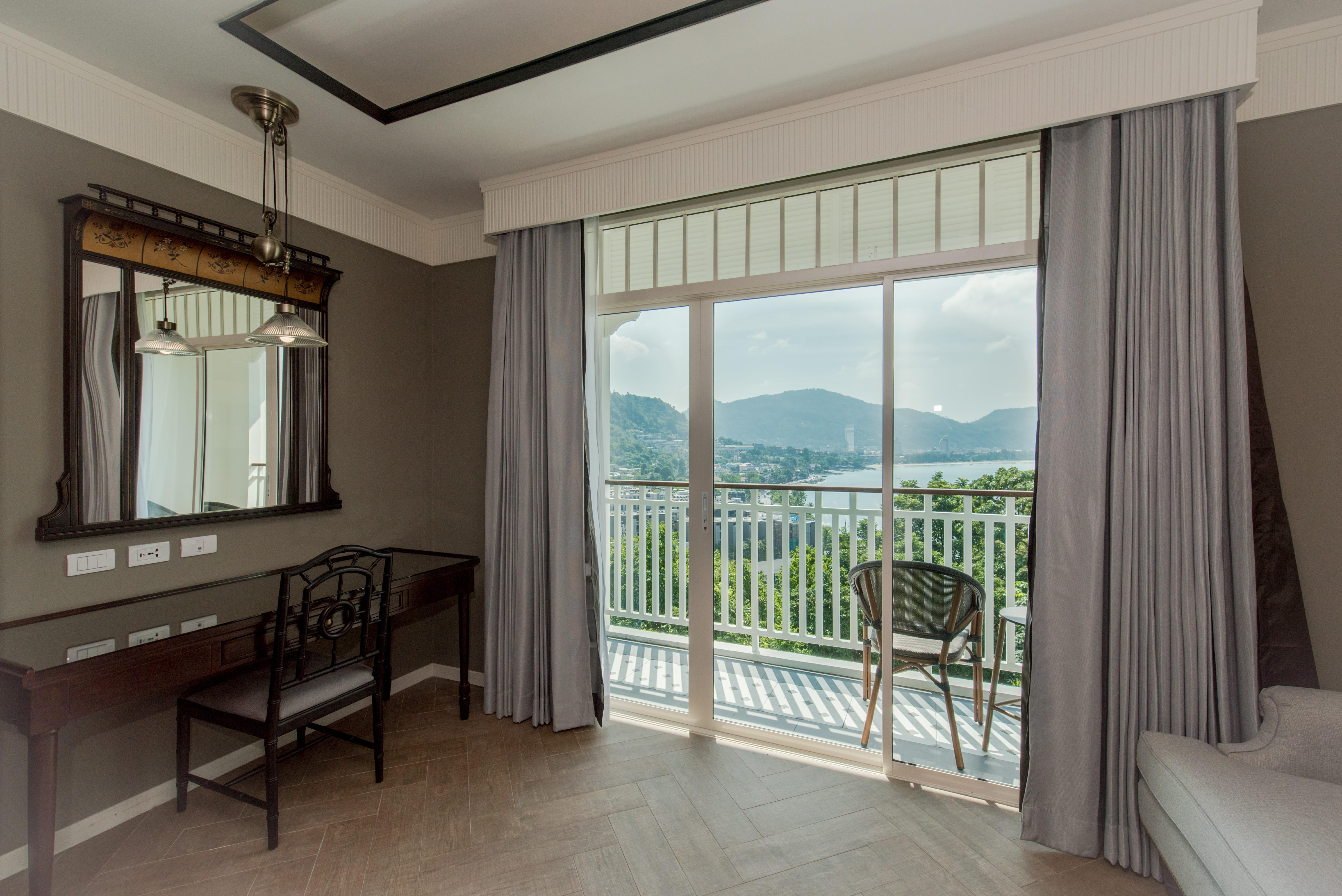 滨海画廊度假村-卡查-卡利姆湾【SHA Plus+】 Patong 外观 照片 A room at the hotel
