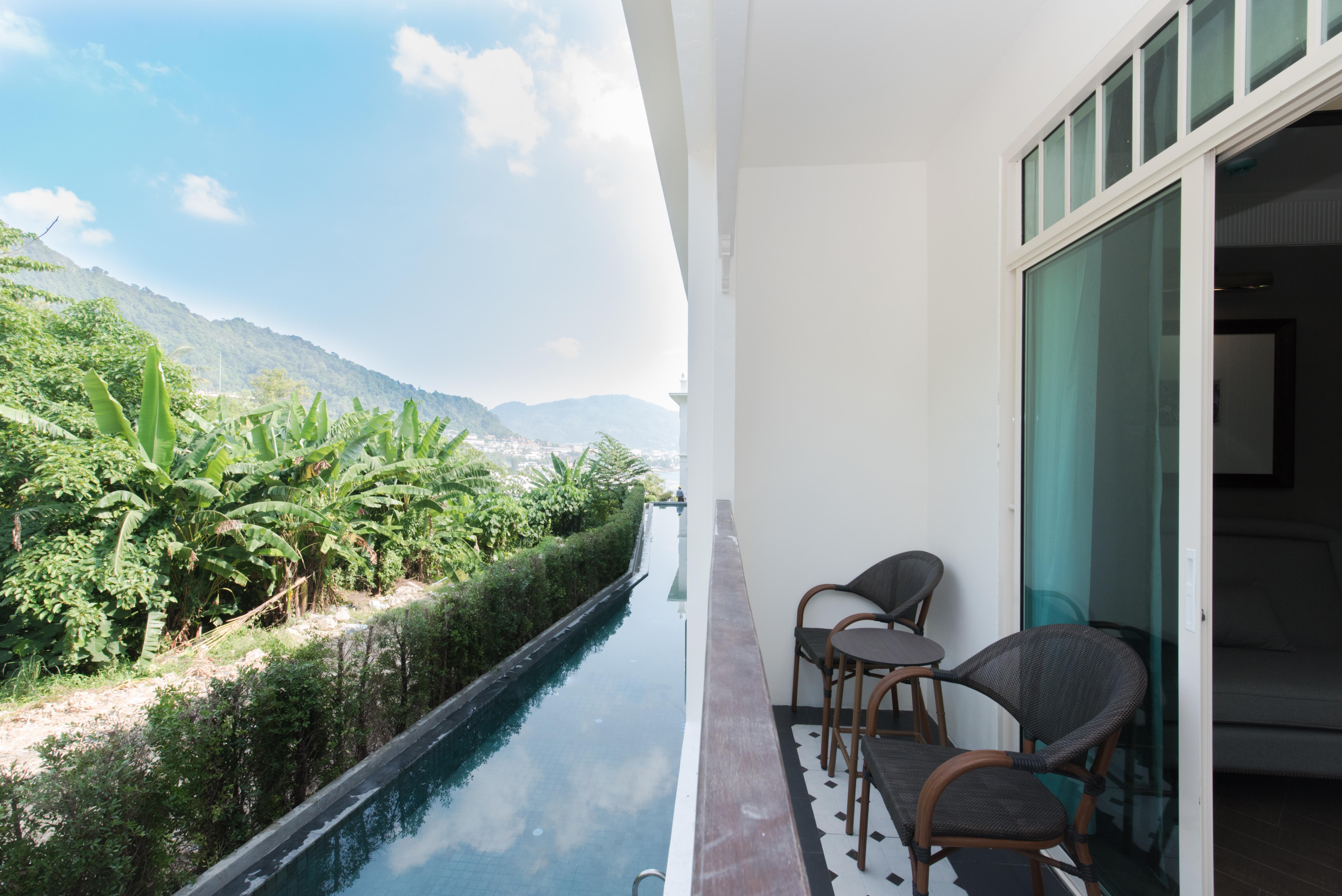 滨海画廊度假村-卡查-卡利姆湾【SHA Plus+】 Patong 外观 照片 A balcony